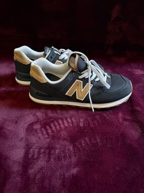 Men’s New Balance Black and Tan Sneakers